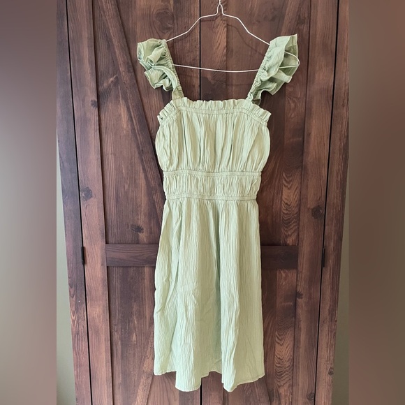 Green Ruffle Sleeve Dress - Picture 7 of 7